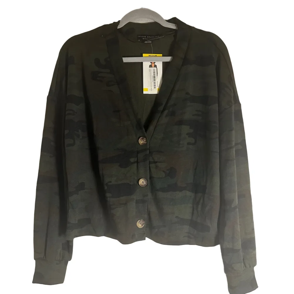 Social Standard by Sanctuary Camo Button Cardigan Medium NWT Green Size undefined - Image 1