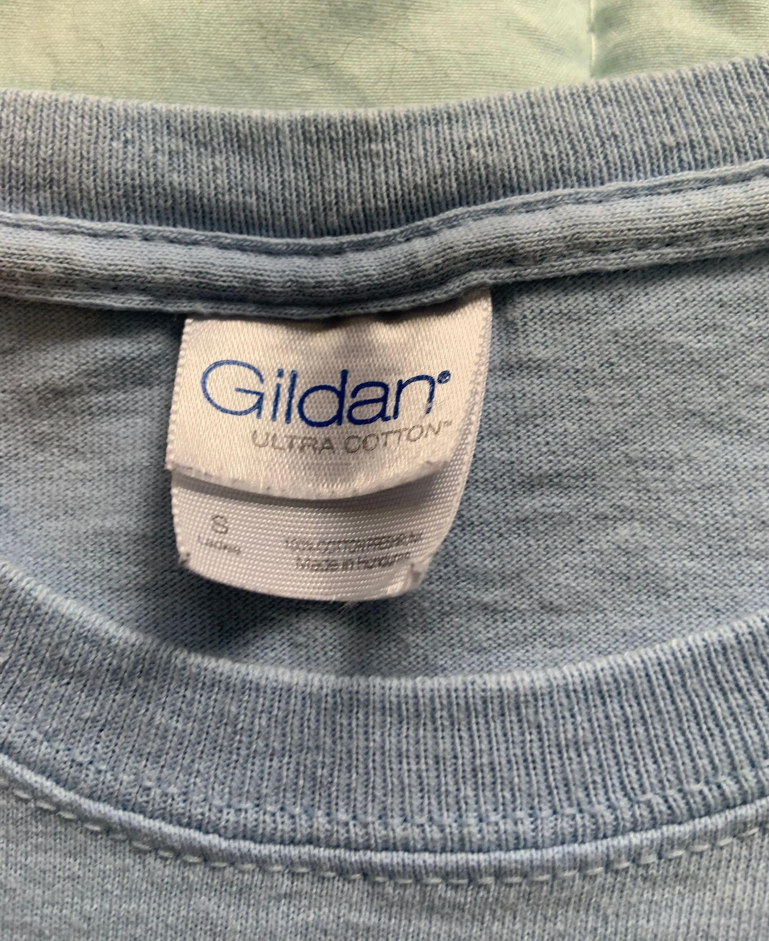 Gildan Tee Shirt - Image 3