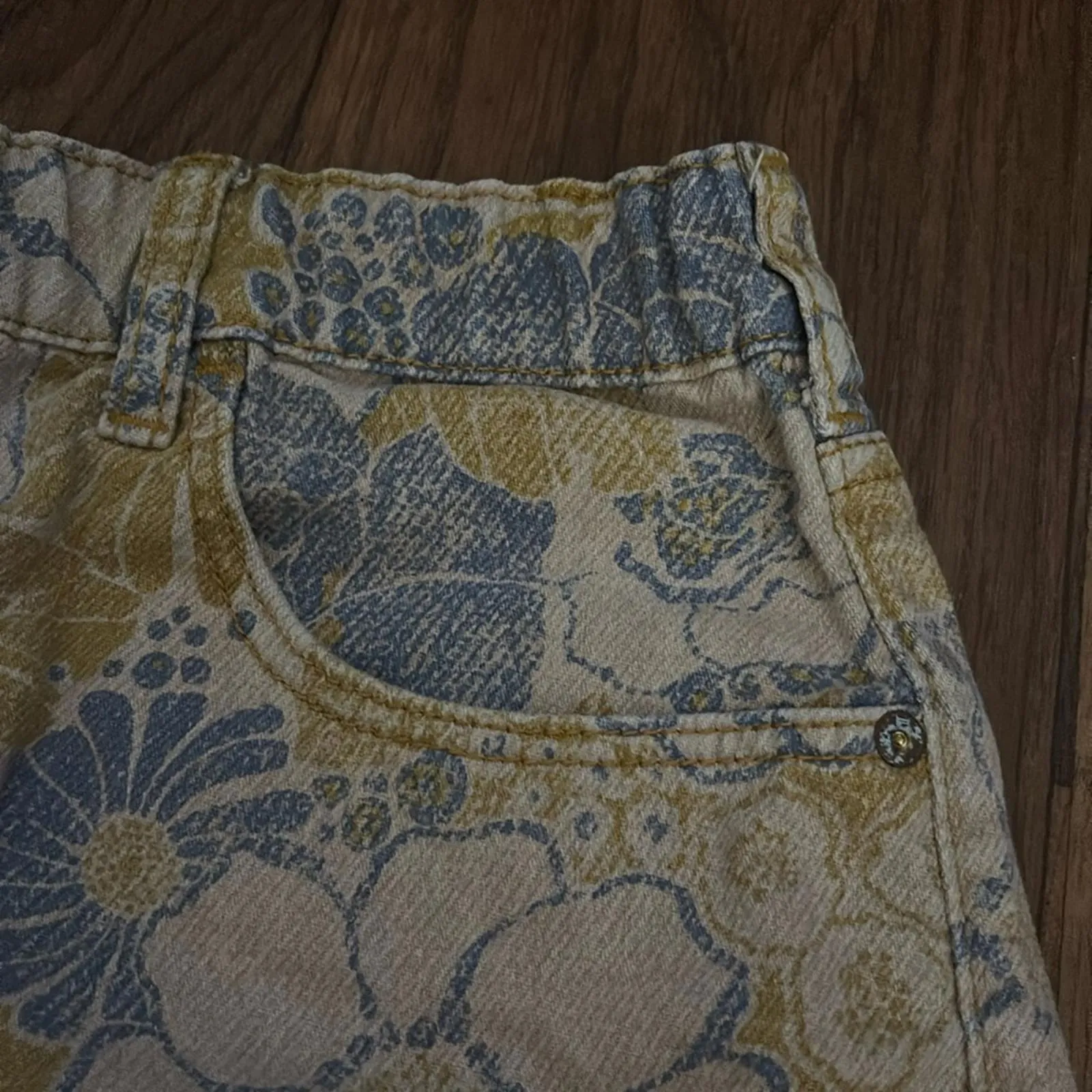 Anthropologie Pilcro Blue and Yellow Boho Floral Jean Elastic Waist Shorts - Image 2