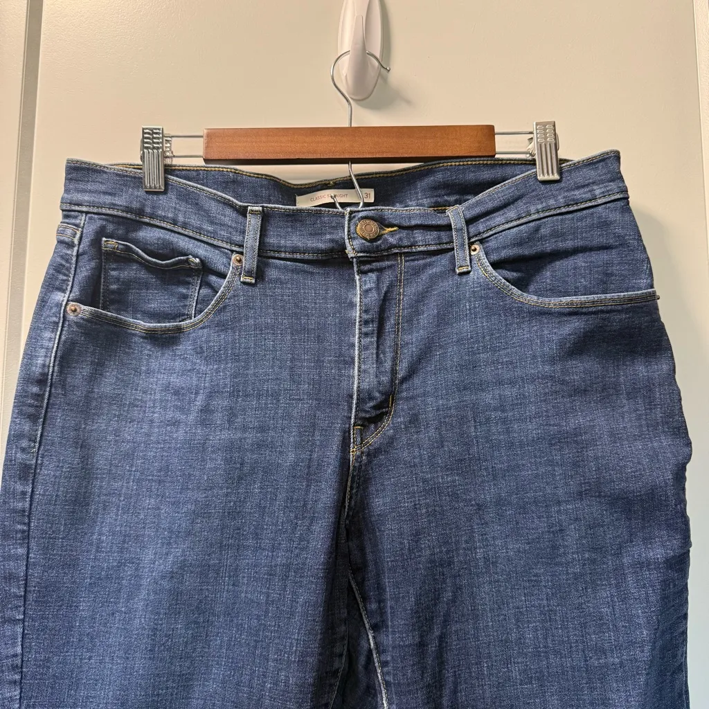 Levis Classic Straight Jean Dark Wash‎ Mid Rise 31x28 PETITE - Image 2