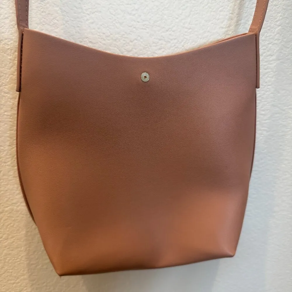 Samara Minimalist Vegan Leather Crossbody Bag - Image 3