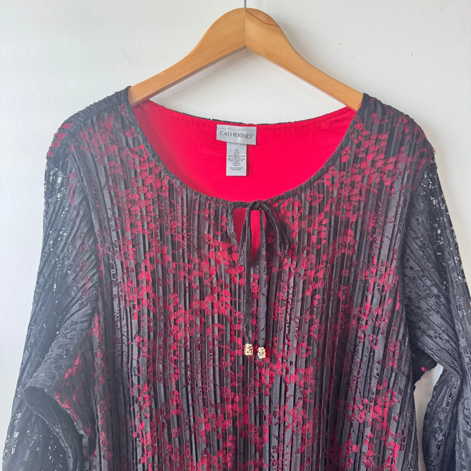 Catherines Shirt Women 1X Plus Size Black Red Tunic Top Whimsigoth Lace Goth - Image 3
