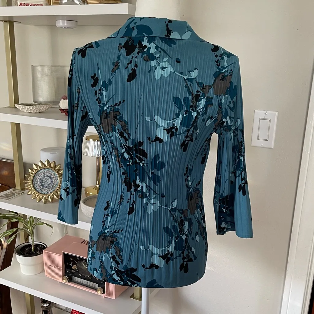 Floral Blue Button-Up Women's Top Size S - Image 5