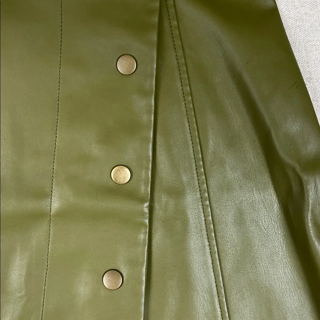 Anthropologie Tanya Olive Green Faux Leather Skirt
Size: 2 - Image 4