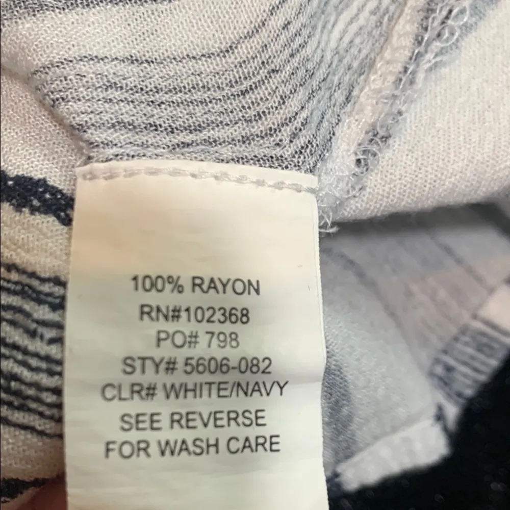 Women's Blue Island Blue and White Striped Rayon Swimsuit Cover-up Size Small - Image 7