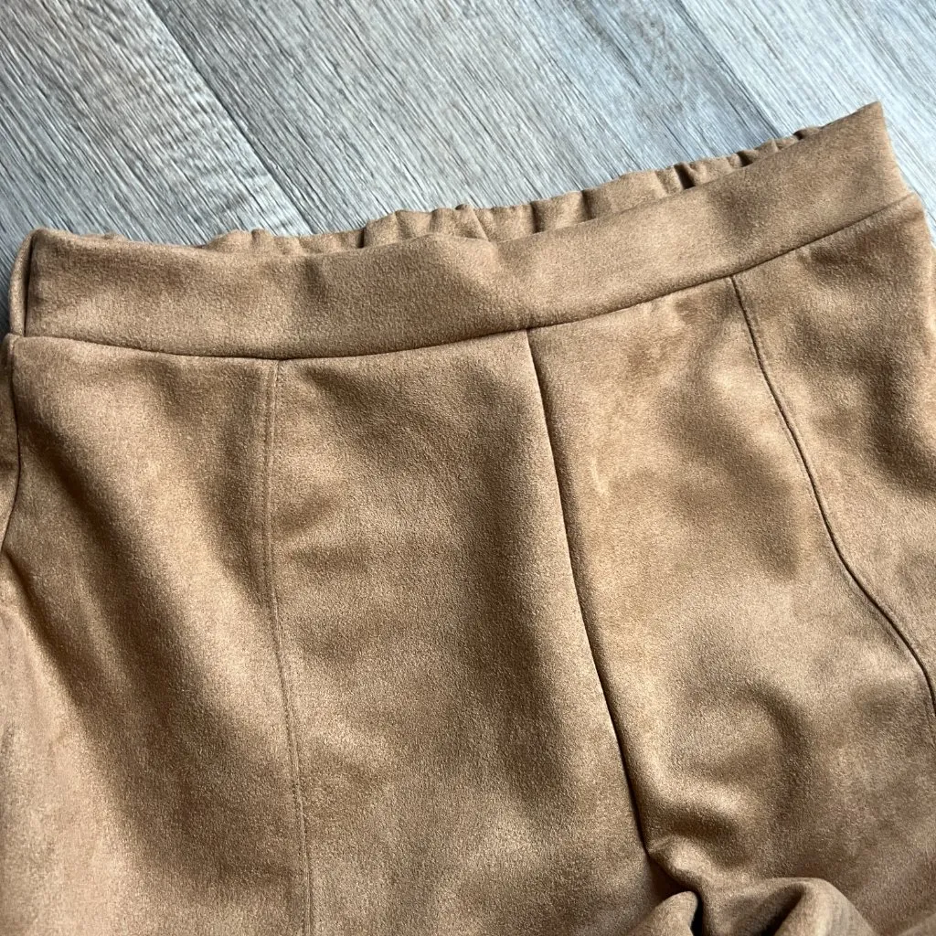 Bagatelle Suede feel cropped pants size M - Image 6