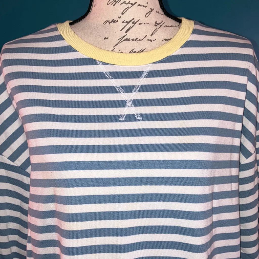 Trendy Queen Crewneck Sweatshirt, Small Blue - Image 2