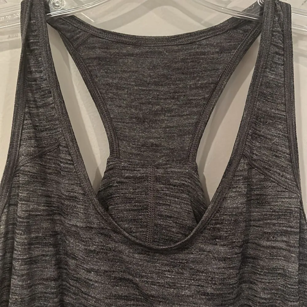 Lululemon Women's Gray Tank Top‎ Halter Back Size Small - Image 2