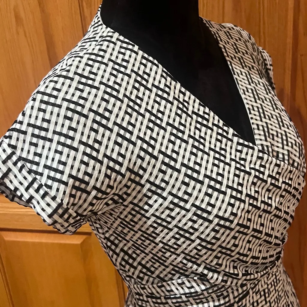 Gal Meets Glam Collection Carson Variegated Gingham Dress White Black Size 2 - Image 7