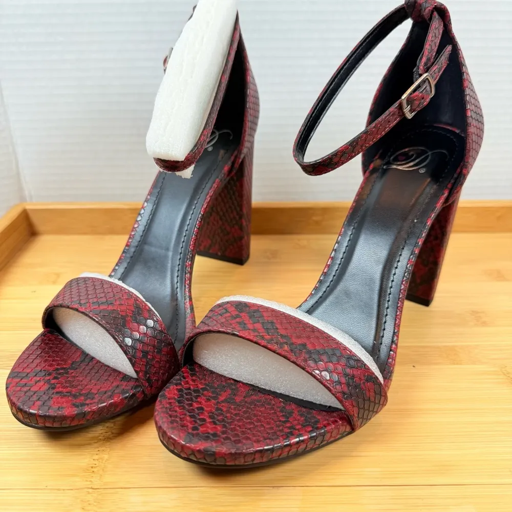 Heels Sandals Red Black Size 10 Block Heel Buckle Animal Print Luxe Glam Girl - Image 10