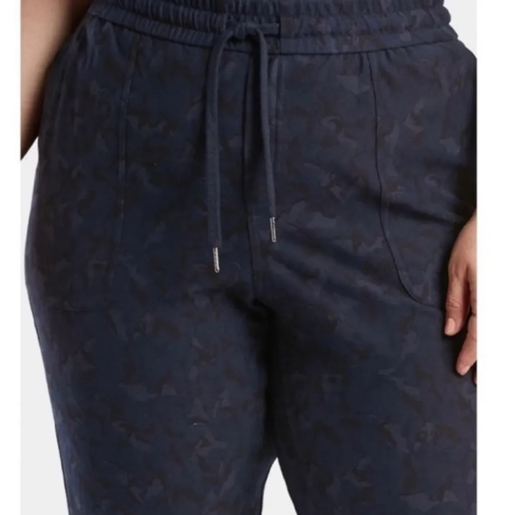 Athleta Printed Farallon Jogger Pants Camo Print Size 26 - NWT - Image 4