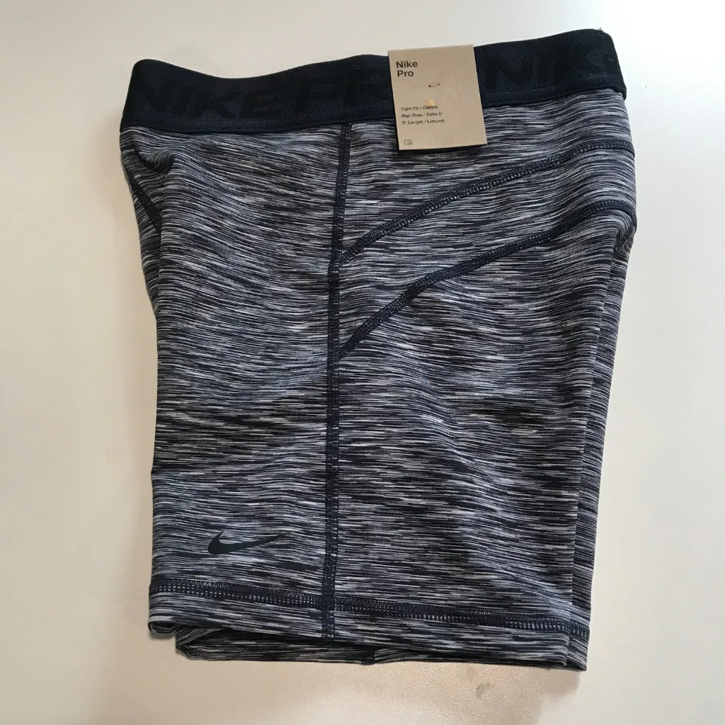 Nike Women's Pro 3" Space Dye Dri-Fit Compression Shorts in Blue/Blk size XS NWT - Image 3