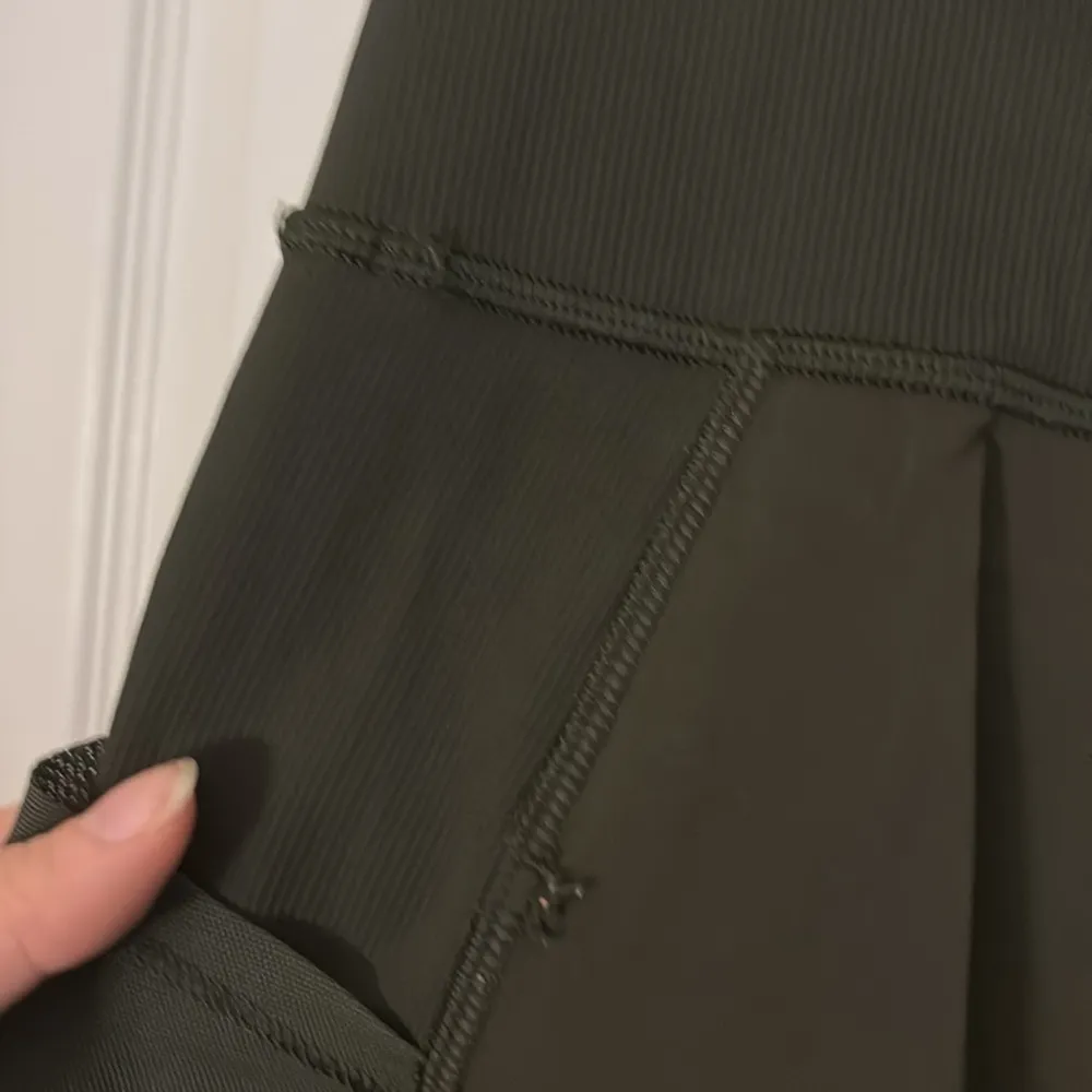 Lululemon High Times Pant SE Luxtreme Mesh size 8 Jazzy White Gator Green - Image 12