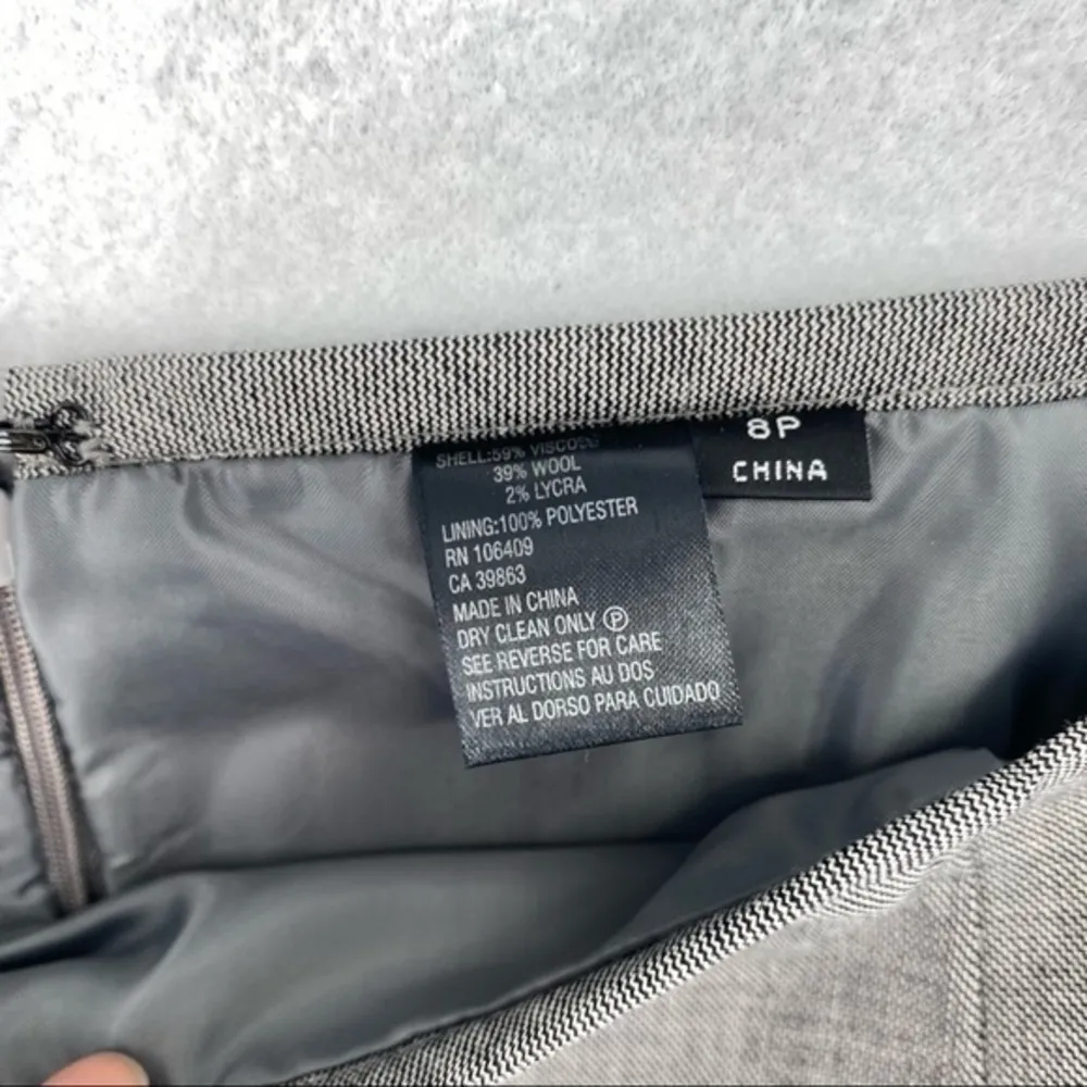 Tahari Gray Wool Blend Pleated Hem‎ Pencil Skirt - Image 8