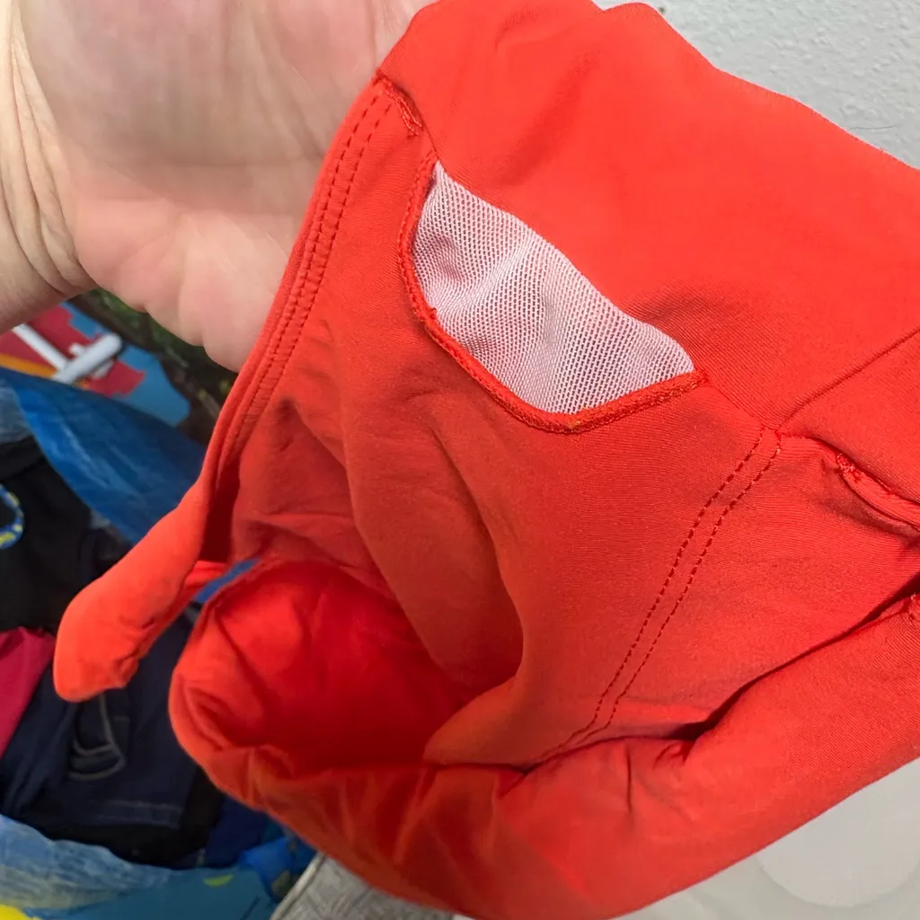 Active top Red Size undefined - Image 3