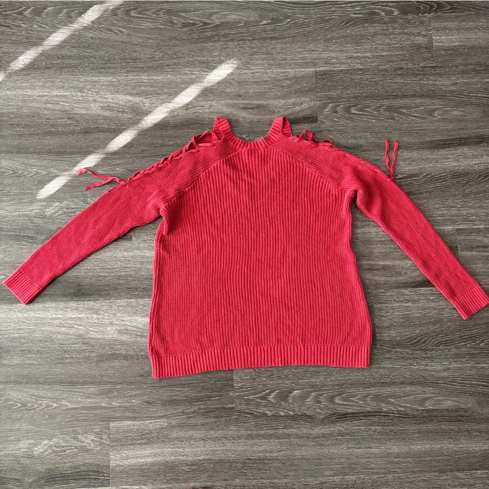 Torrid Sweater Size 1X Red Lace-Up Cold Shoulder Ribbed V-Neck Pullover - Image 4