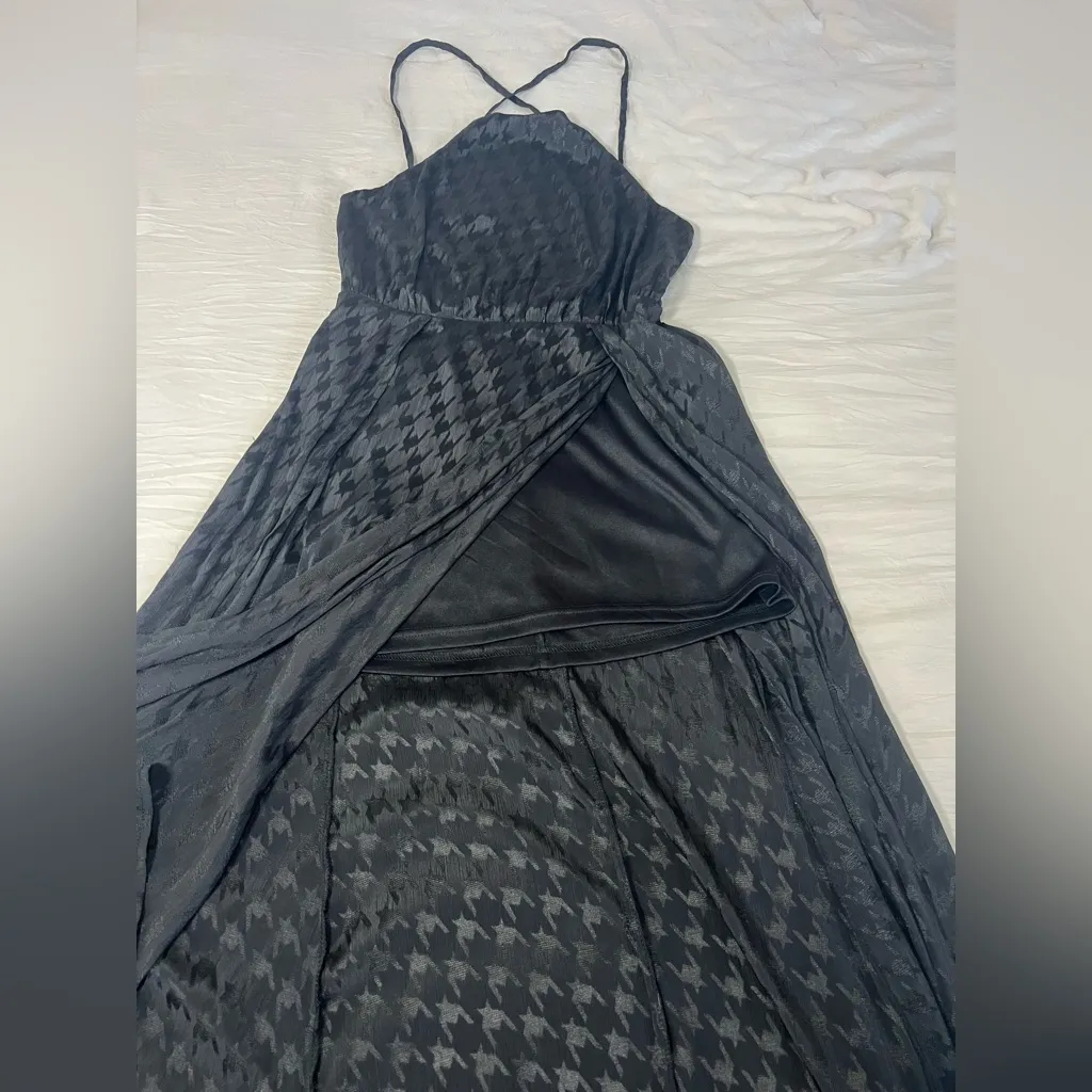 ASTR the label -  Black Spaghetti Strap Tied Back Maxi Dress‎ Size Medium - Image 7