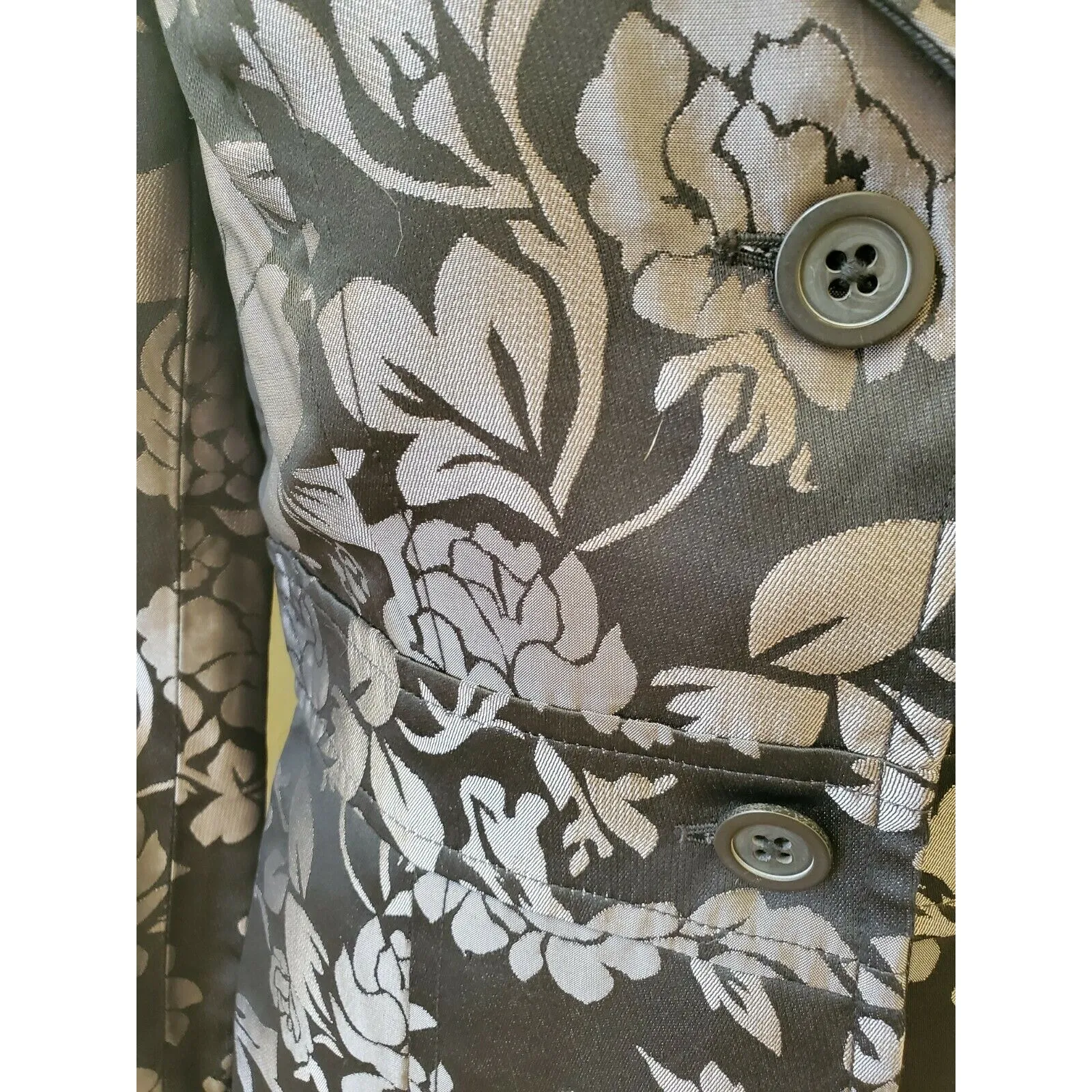 White House Black Market Small Gray Floral Tapestry Button Jacket - Image 3