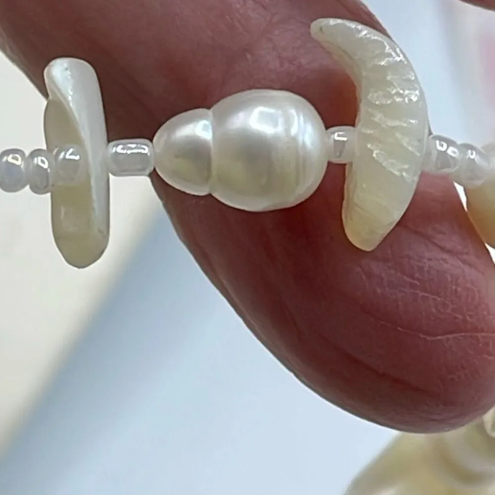 Vintage Fresh Water Biwa and Mother of Pearl necklace White - Image 4