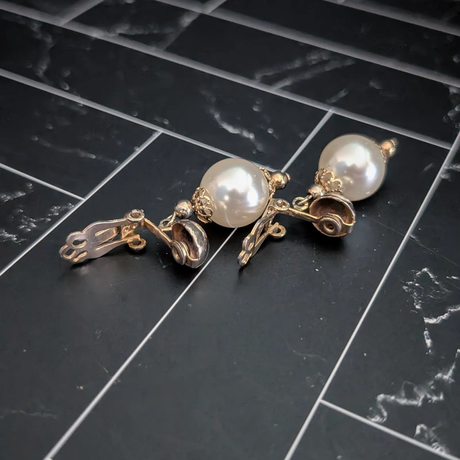 Vintage Clip On Earrings Elegant Faux Pearl & Gold Tone Stylish Dangle Statement - Image 4
