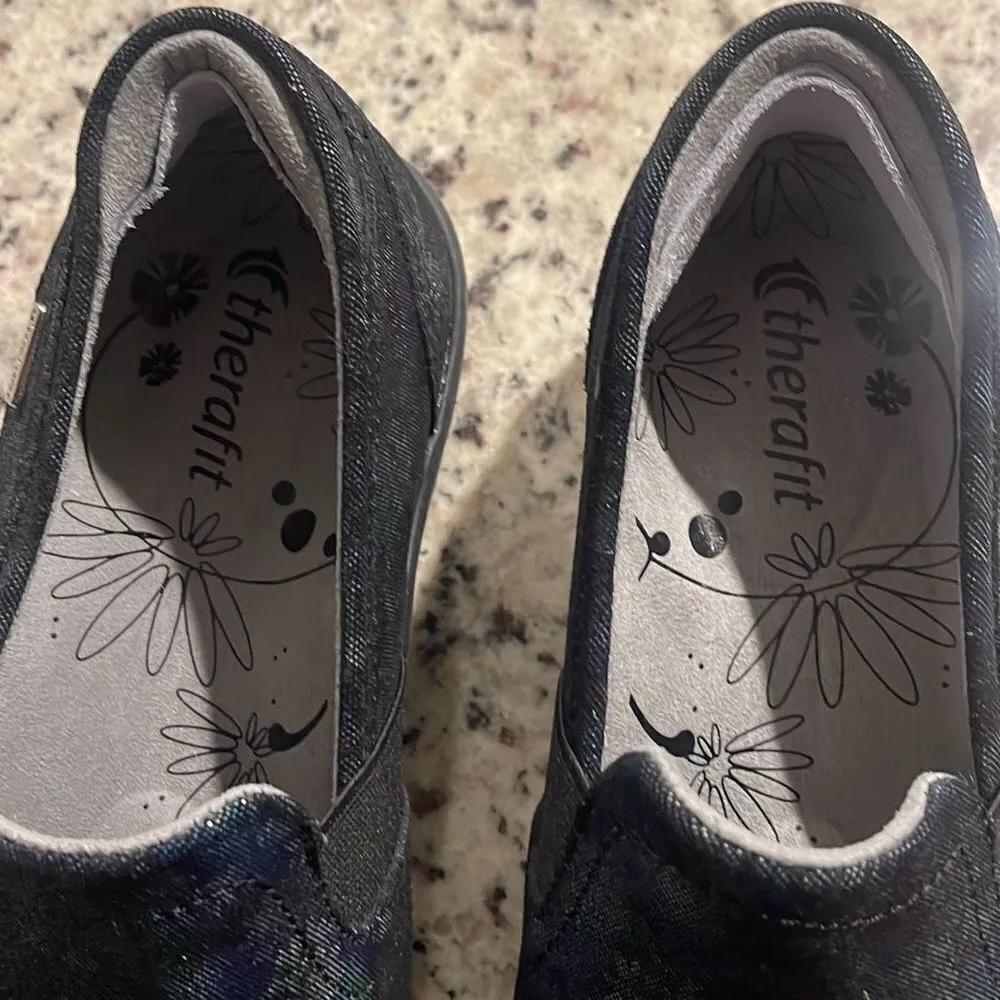 TheraFit Womens Floral Leather Slip Resistant Annie Slip - Image 4