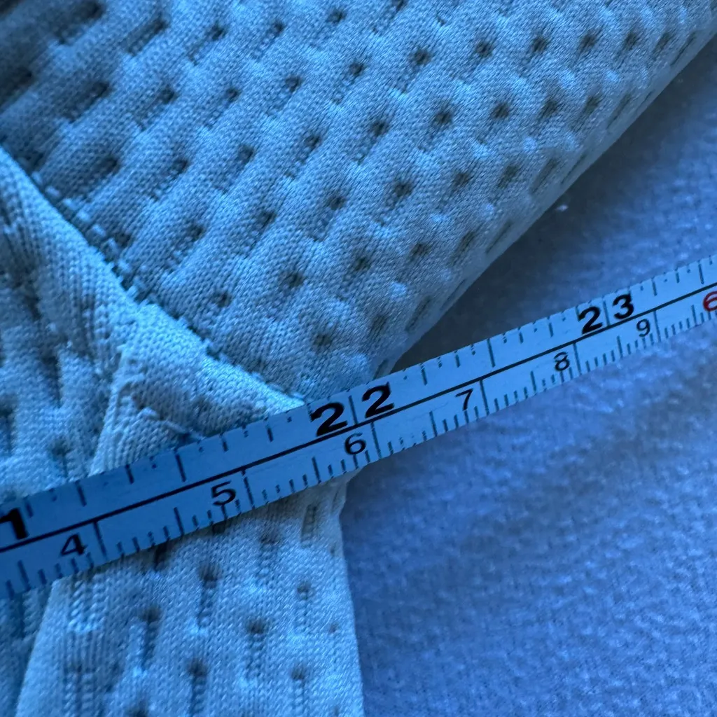 Lululemon Mixed Fabric Half-Zip Pullover in Bone Sz M retails $178 - Image 9