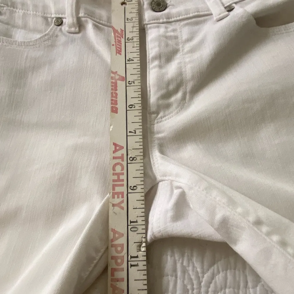 Talbots Flawless 5 Pocket Boyfriend Denim Shorts Minimalist, Old Money, Classic - Image 9