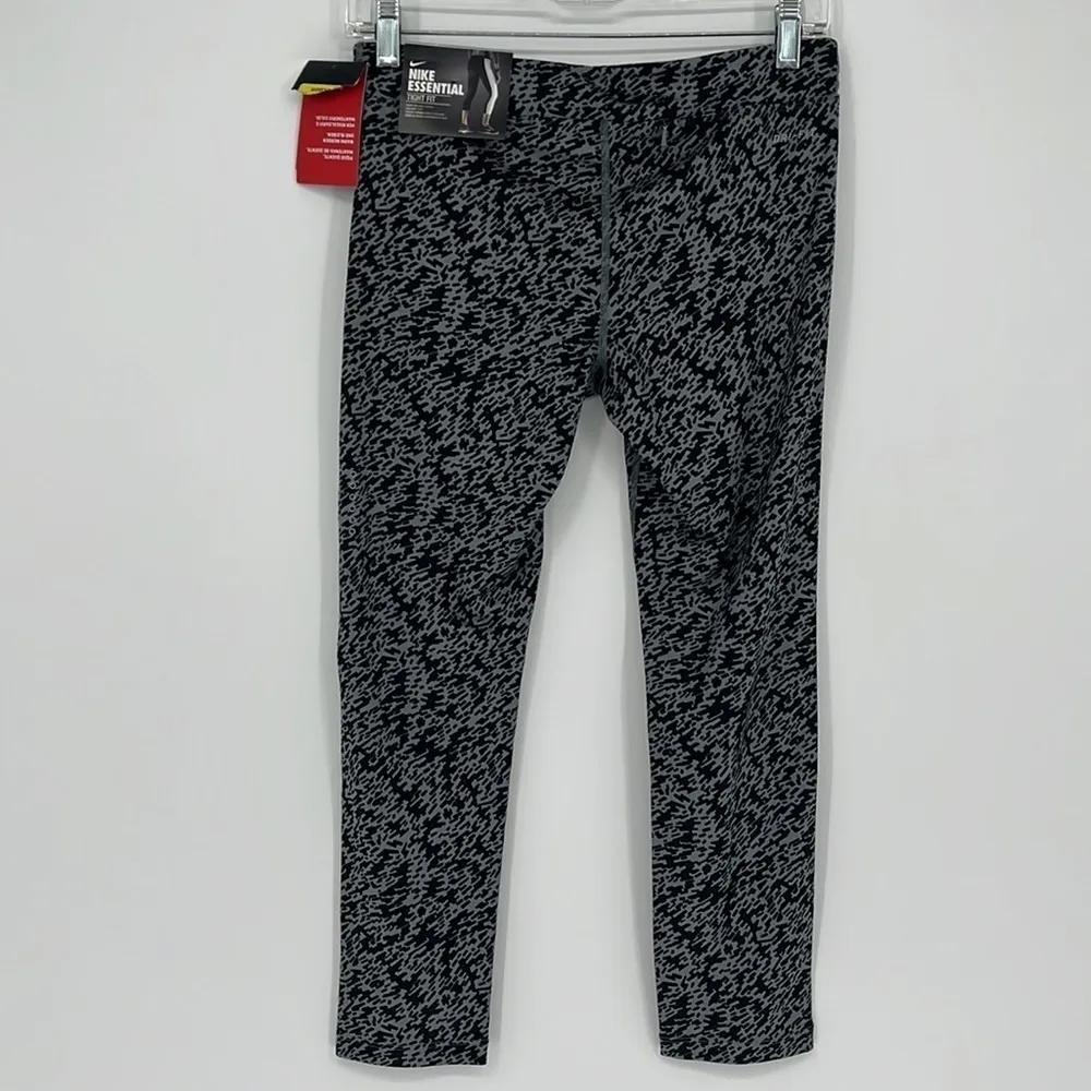 Nike Essential Tight Fit Crop Leggings Gray & Black Size Small NEW with tags! - Image 10