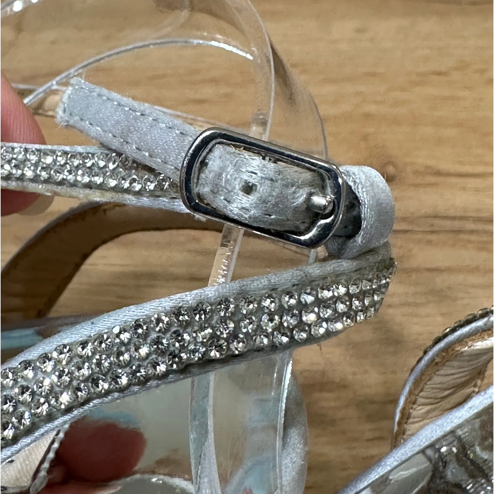 Badgley Mischka Remi Almond Toe Rhinestone Ruffle Mid Heel Sandals Size 8 NWOB - Image 13