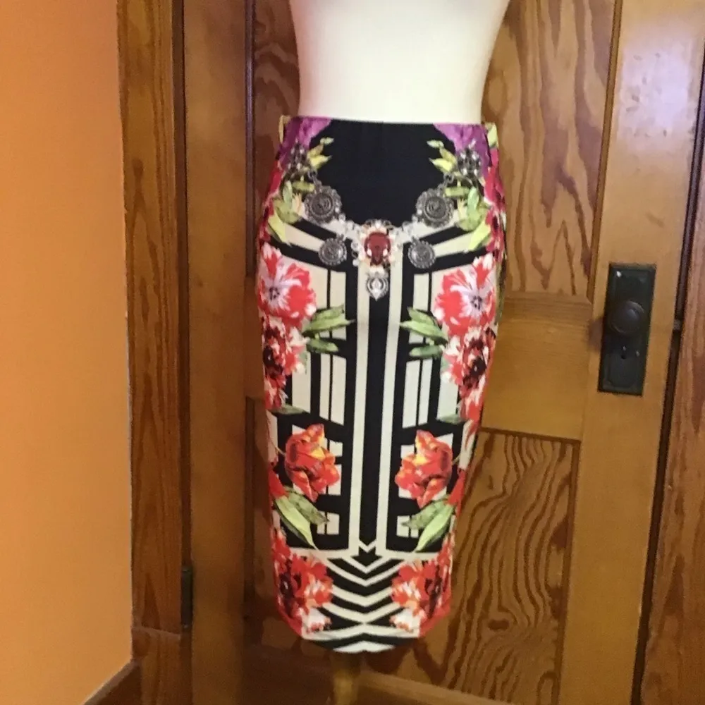 Chatoyant bright midi pencil skirt - Image 5