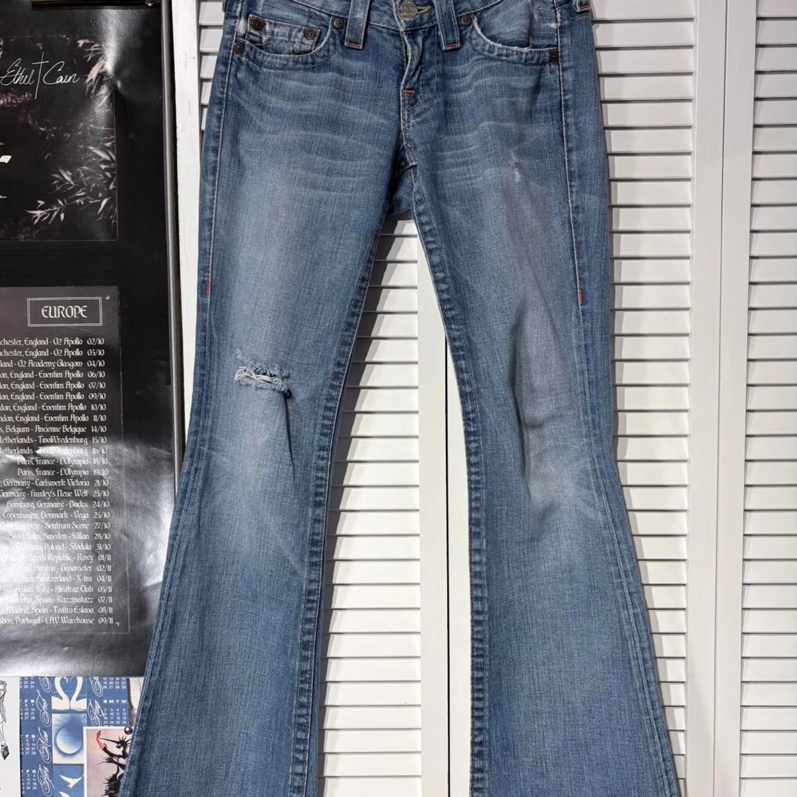 Low rise embroidered true religion jeans - Image 2