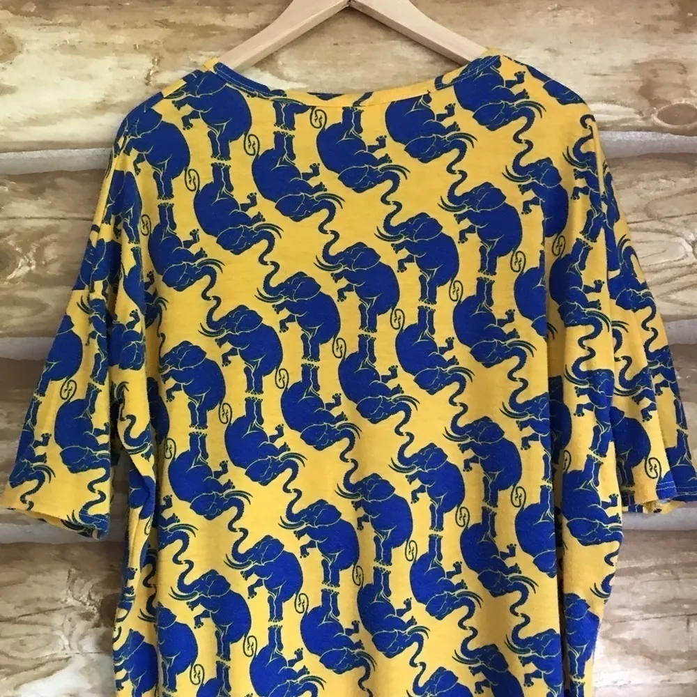 LuLaRoe Irma elephant print high-low tunic top size XS - Image 7