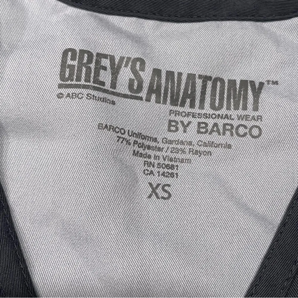 Grey’s Anatomy Women’s Gray Mia 3 Pocket V Neck Scrub Top - Image 8