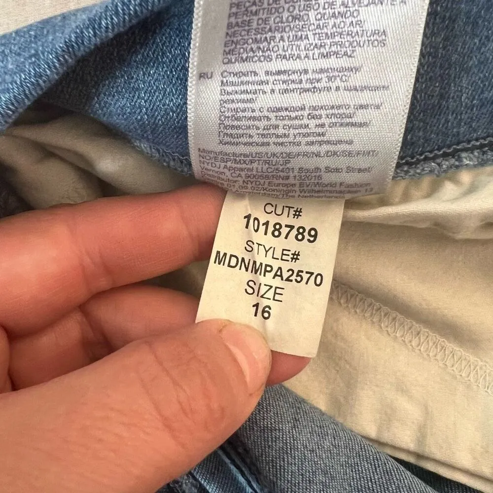 NYDJ Pull-on Straight Jeans In pristine Plus Size 16 - Image 12