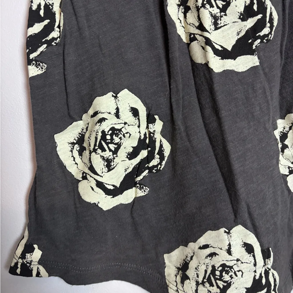 J. Crew Gray White Pop Art Floral Rose Graphic Print Short Sleeve T-shirt - Image 7