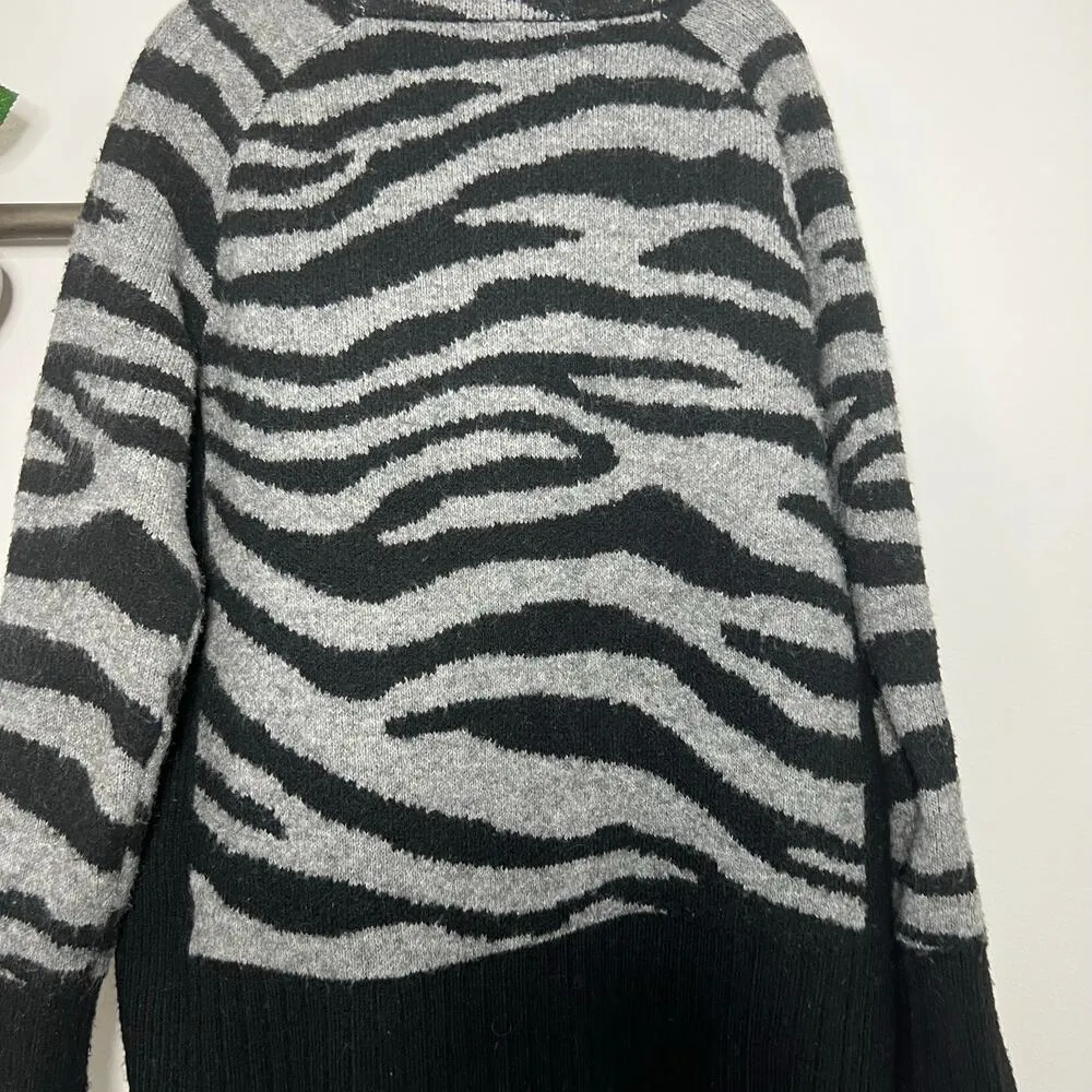 Beachlunchlounge Funnel Neck Sweater Zebra Black Gray Size Extra Small - Image 3