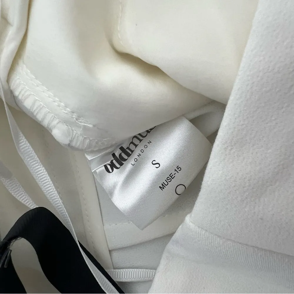 NWT Oddmuse White Pleat Waist Slim Trouser Pant - Image 3