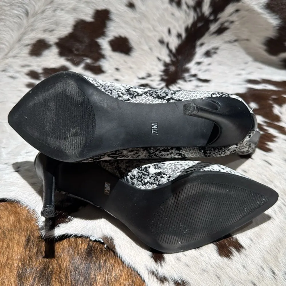 Steve Madden Ender Bootie Size 7.5 B12A - Image 10