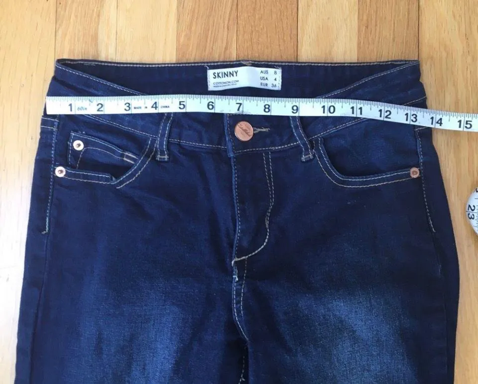 Skinny Jeans Size 4 US - Image 8