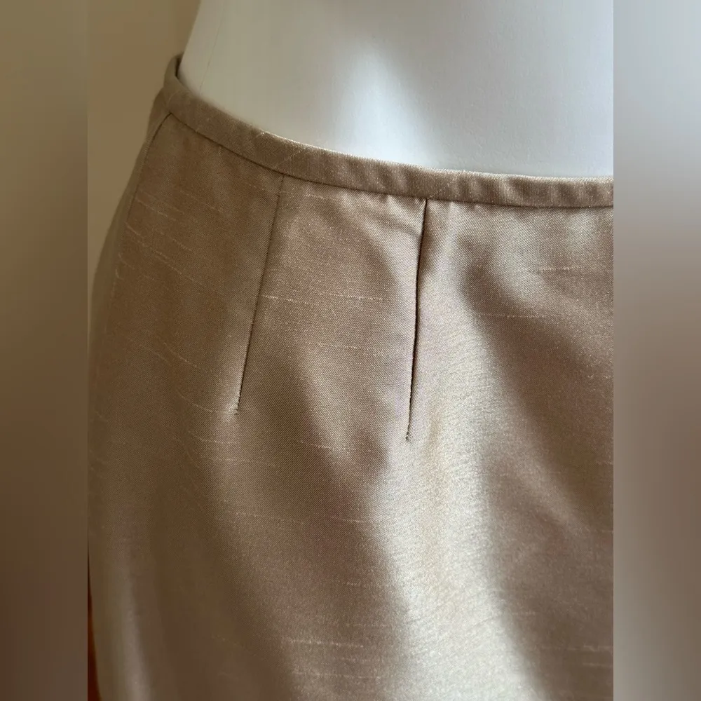 Kasper gold 3 Button Skirt Suit Set.Ruffle Layers On Jacket Zip in Back Sz 8P Tan - Image 11