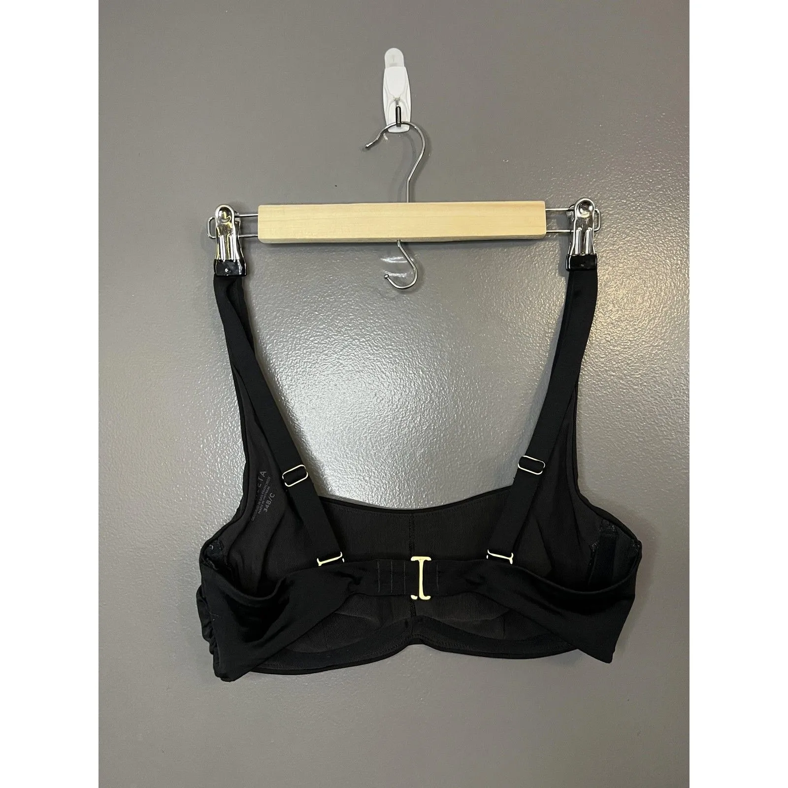 Athleta Bikini Swim Top Womens 34B/C Black Underwire Bra Cup Adjustable Straps - Image 2