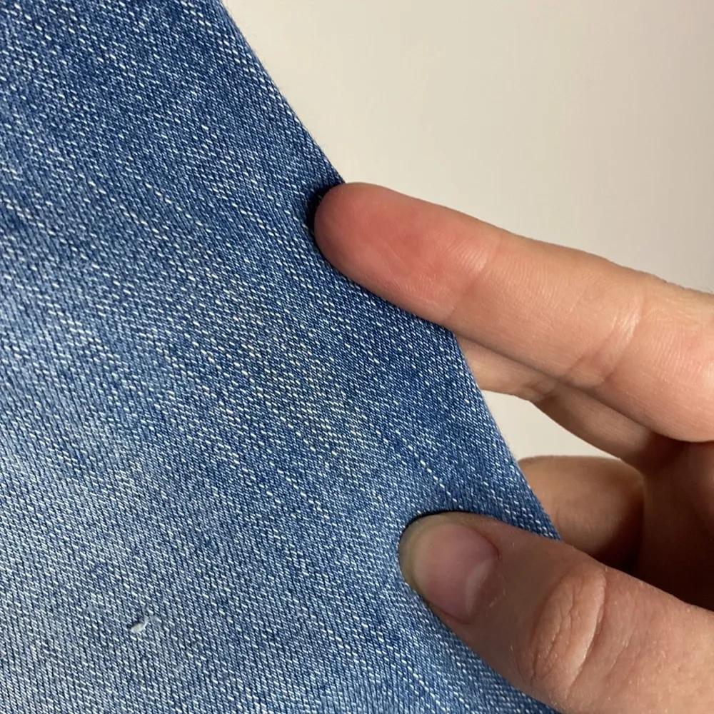 Kensie ankle length step hem medium wash jeans size 28 - Image 10