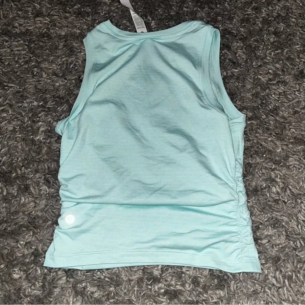 Lululemon license to train tank size 6 - Image 4