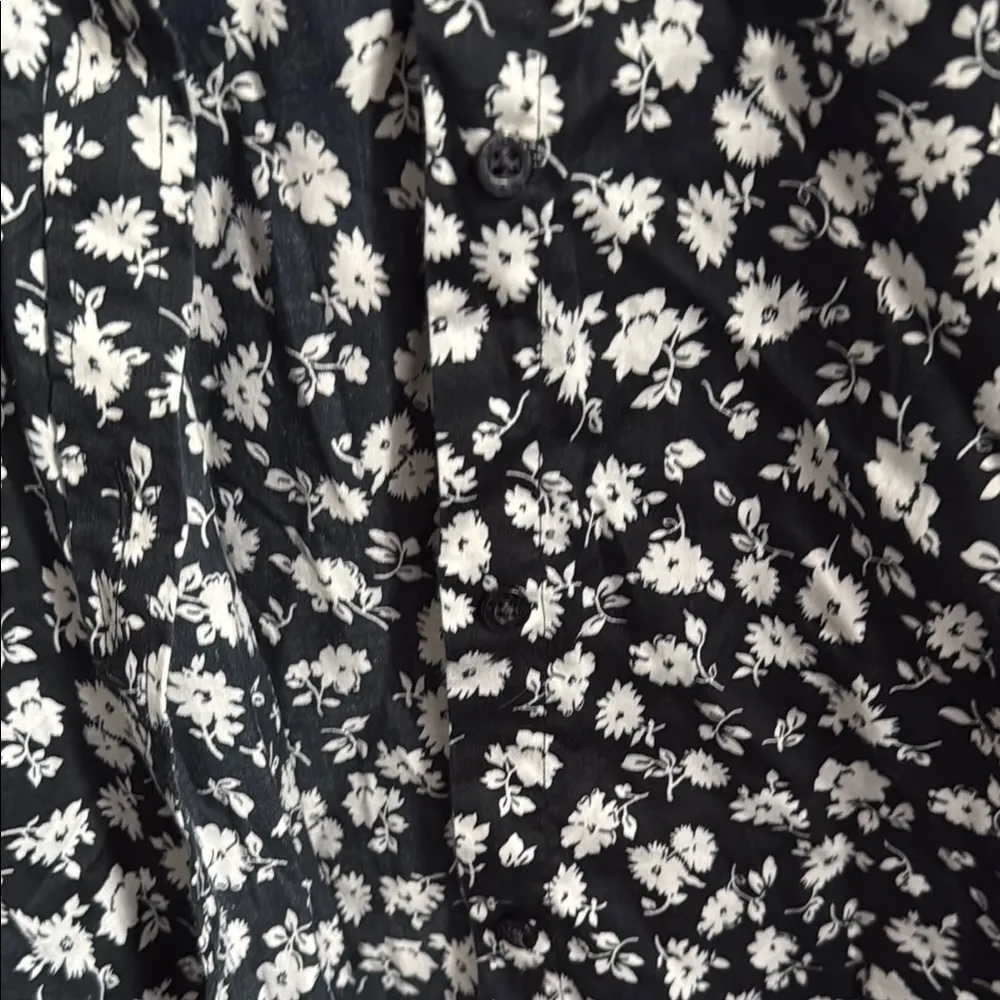 LAUREN RALPH LAUREN Floral Black and White Casual Button Down Shirt Size PM - Image 4