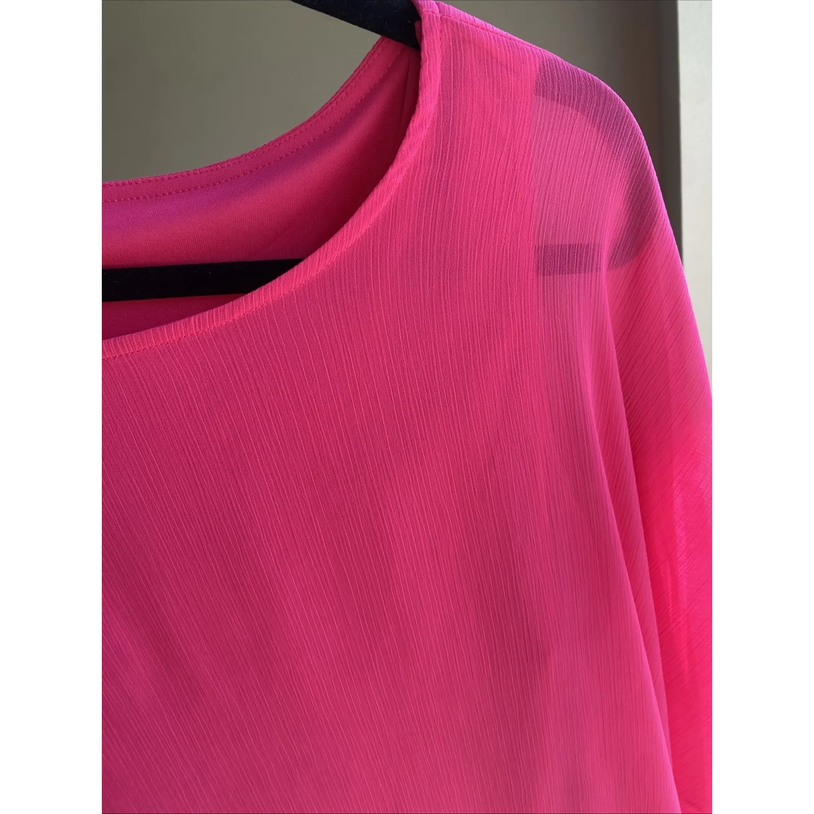 Milano Woman 1X Pink Top Feminine Chiffon Overlay Cape Sleeve - Image 5