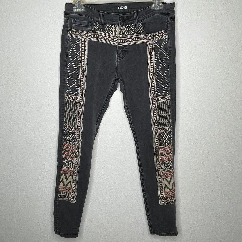 BDG Mid Rise Twig Ankle‎ Embroidered Jeans - Image 6