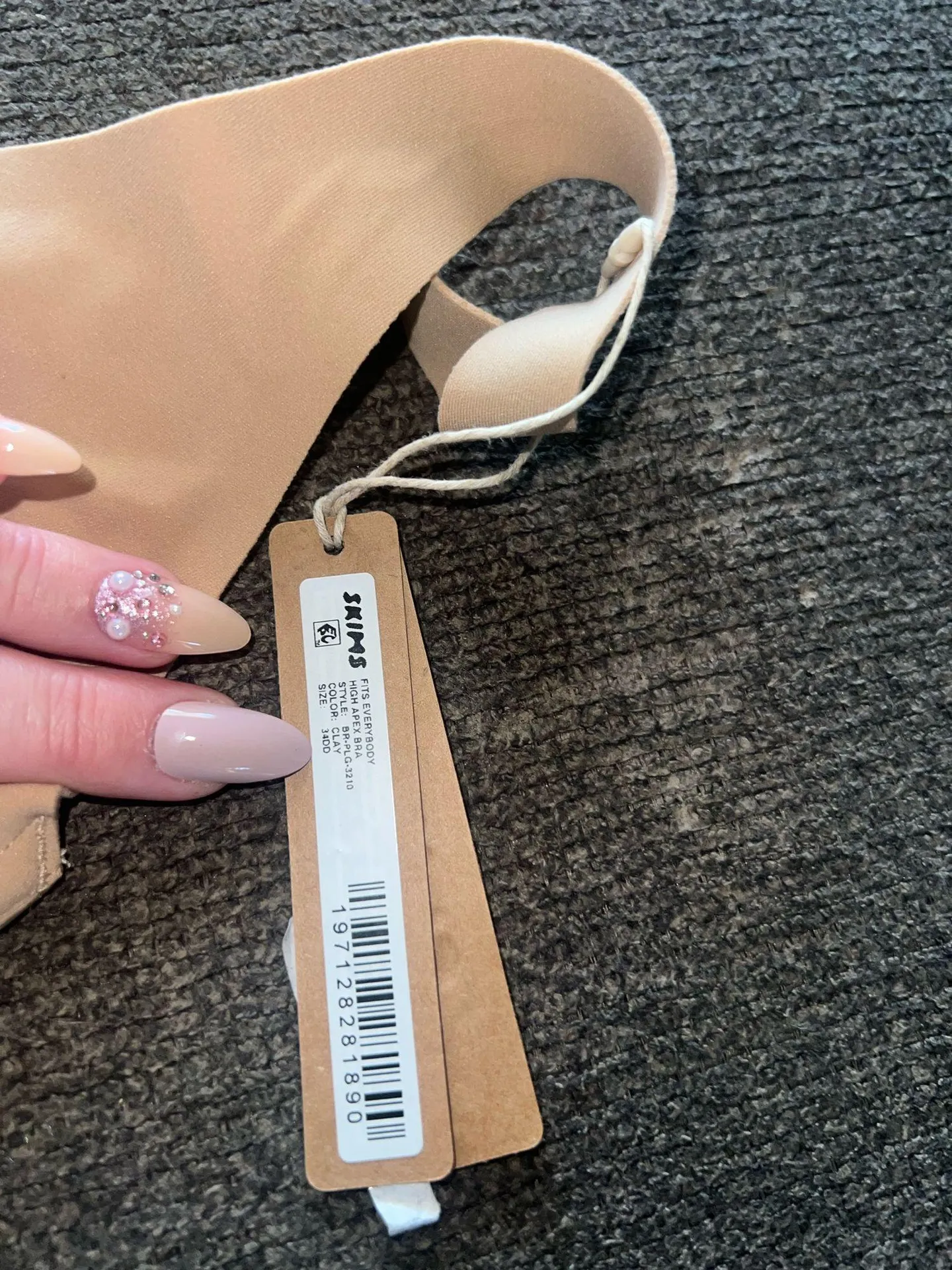 Skims 32DD fits everybody high apex bra - Image 2