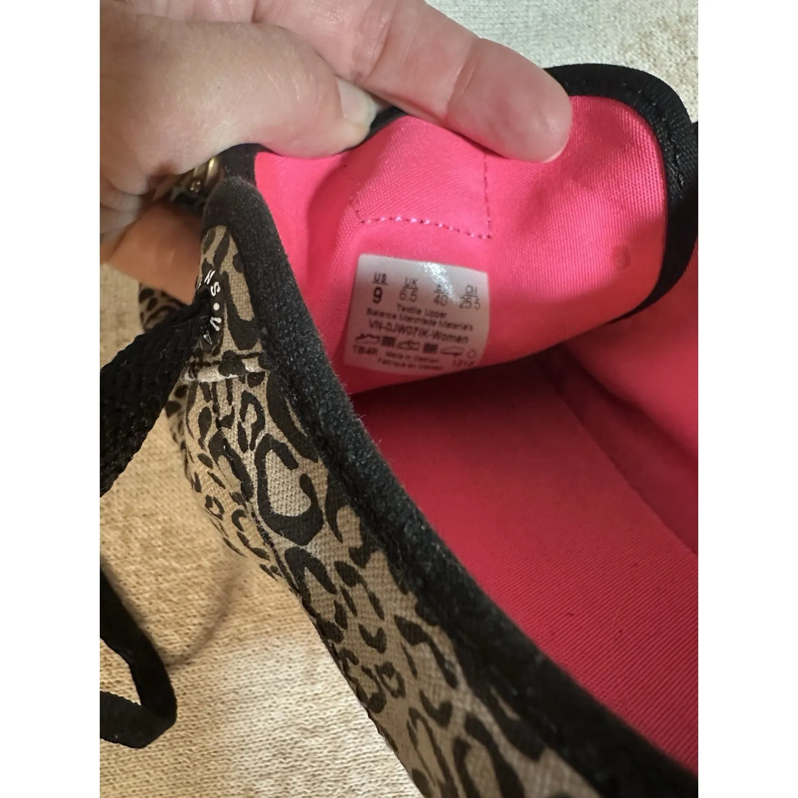 Vans Classic Slip On Womens Size 9 Shoes Cheetah Leopard Print Skate Sneakers - Image 9