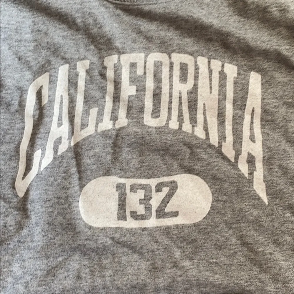 Levi’s Gray Cropped California Crewneck - Image 2