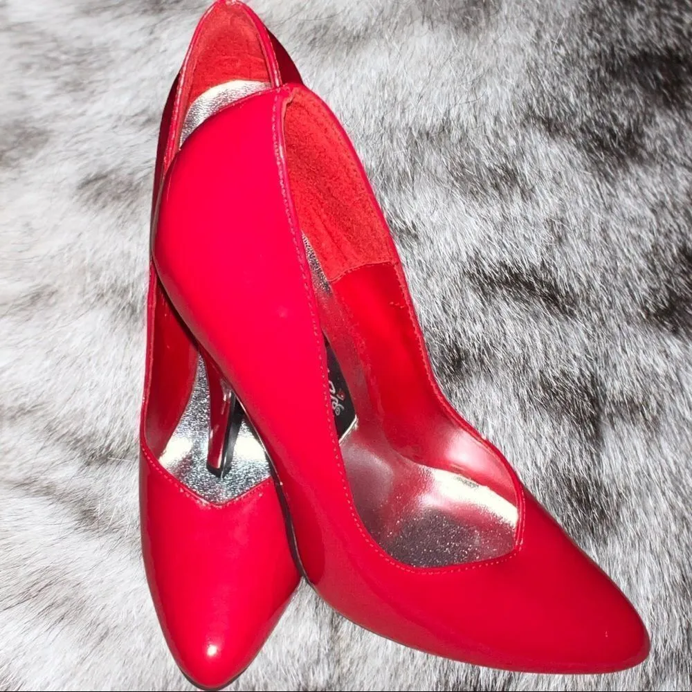 Lovers lane sexy and gorgeous red patten leather heels ! Nwot Size 6 - Image 6